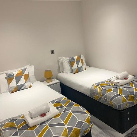 Vibrant 2 Bedroom Apartment - Bhx Airport Sheldon  ภายนอก รูปภาพ