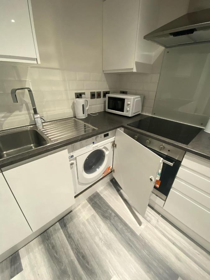 Vibrant 2 Bedroom Apartment - Bhx Airport Sheldon  ภายนอก รูปภาพ