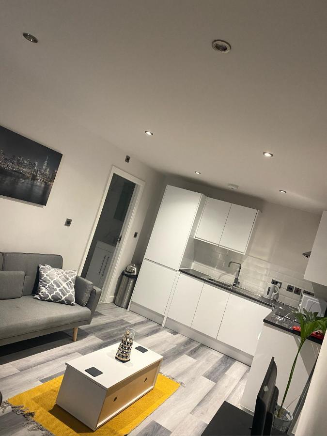 Vibrant 2 Bedroom Apartment - Bhx Airport Sheldon  ภายนอก รูปภาพ